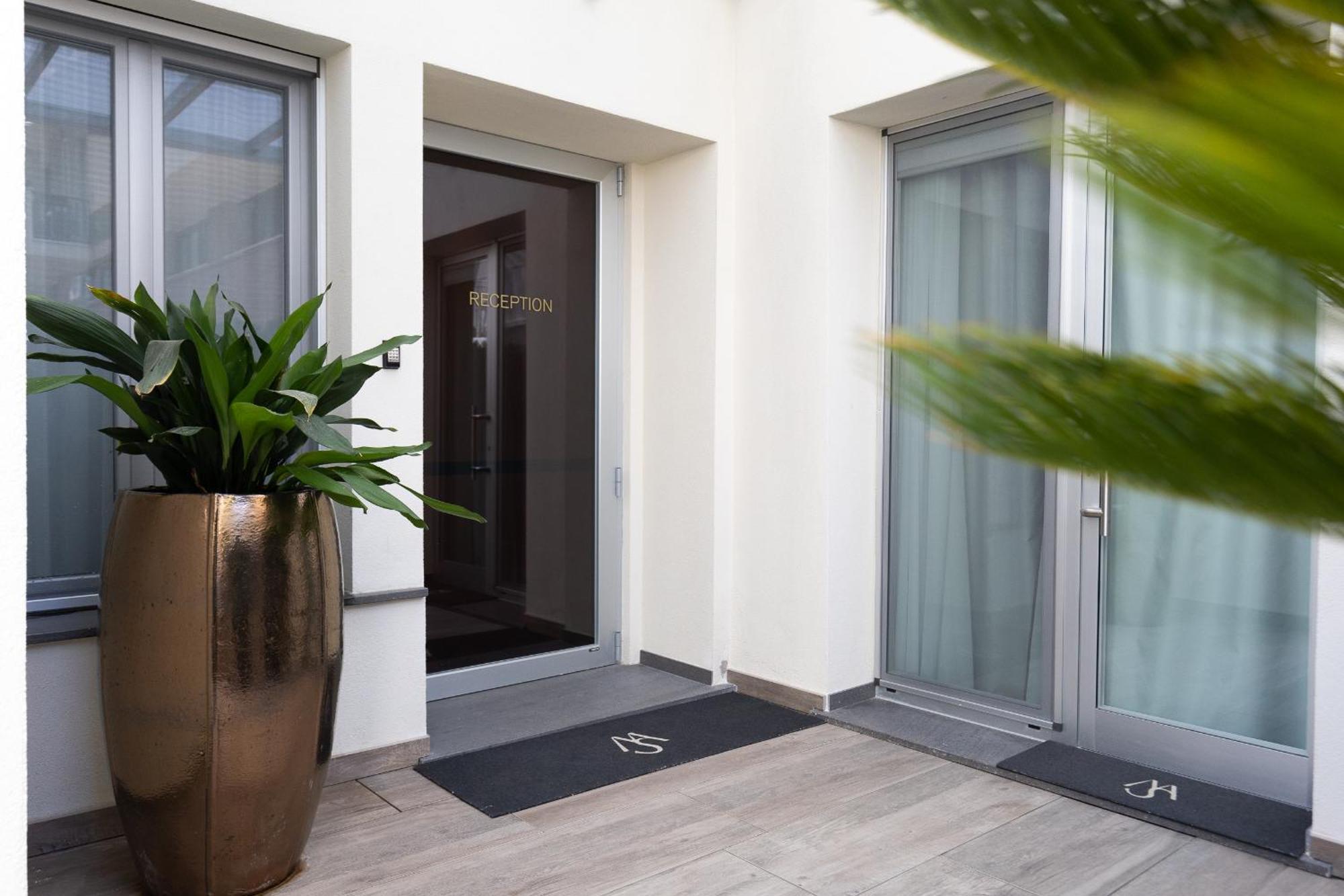 Marina Suite Apartments 里米尼 外观 照片